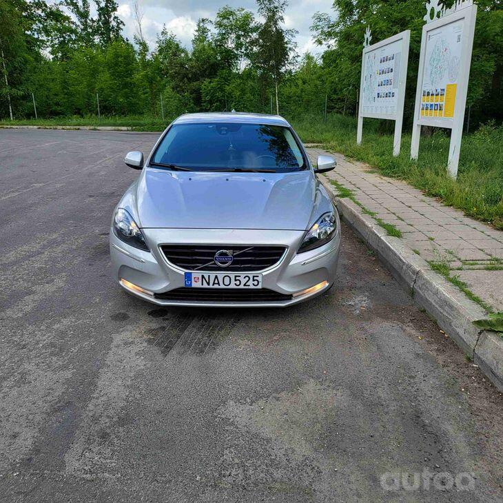 Volvo V40 2 generation Hatchback 5-doors