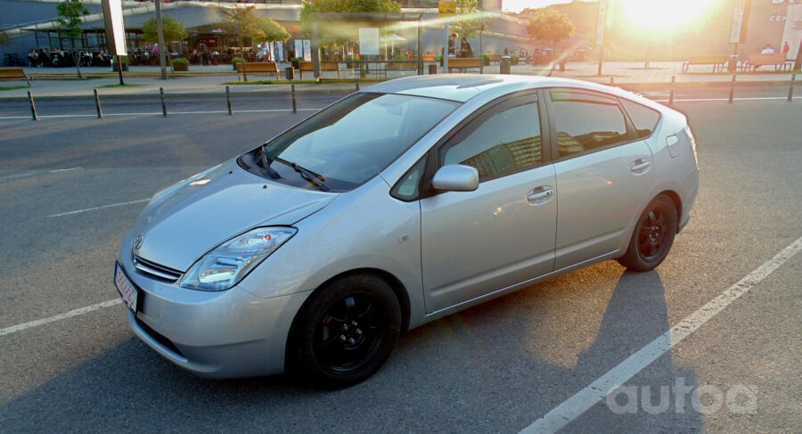 Toyota Prius 2 generation [restyling] (XW20)