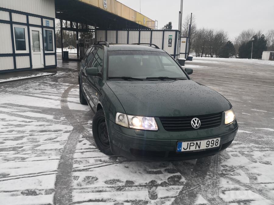 Volkswagen Passat Variant 1 generation wagon (5 doors)