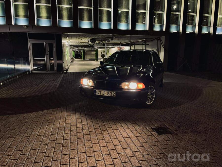 BMW 5 Series E39 Sedan 4-doors
