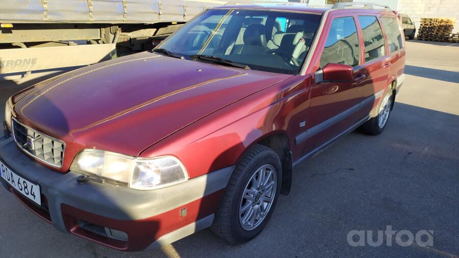 Volvo XC70 1 generation wagon