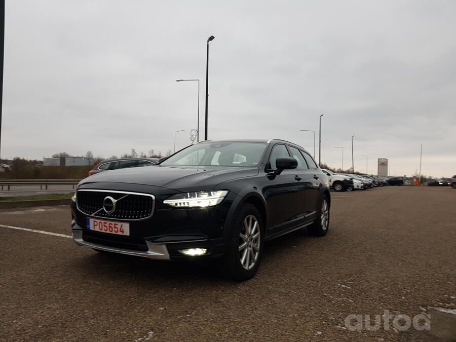 Volvo V90 Cross Country 1 generation