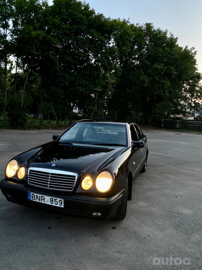 Mercedes-Benz E-Class W210 Sedan