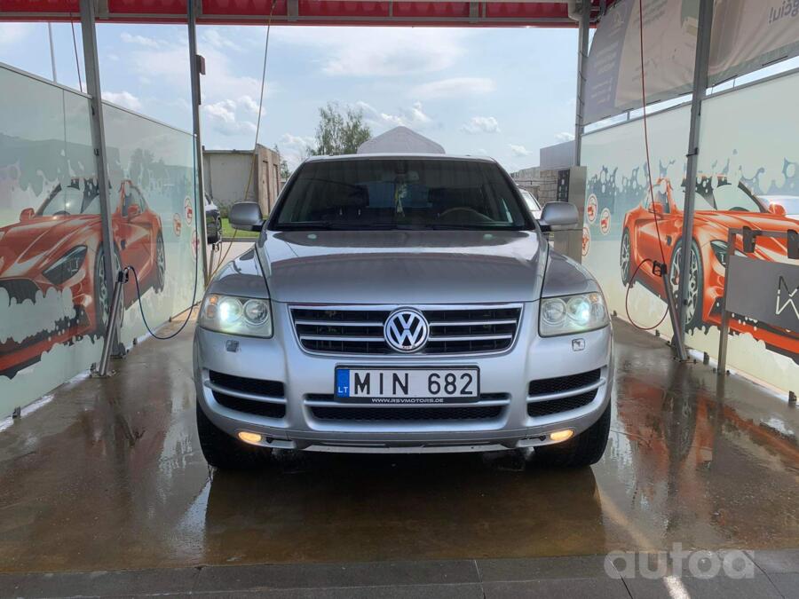 Volkswagen Touareg 1 generation Crossover