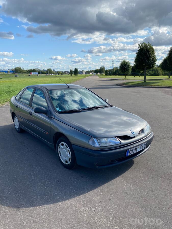 Renault Laguna 1 generation Liftback
