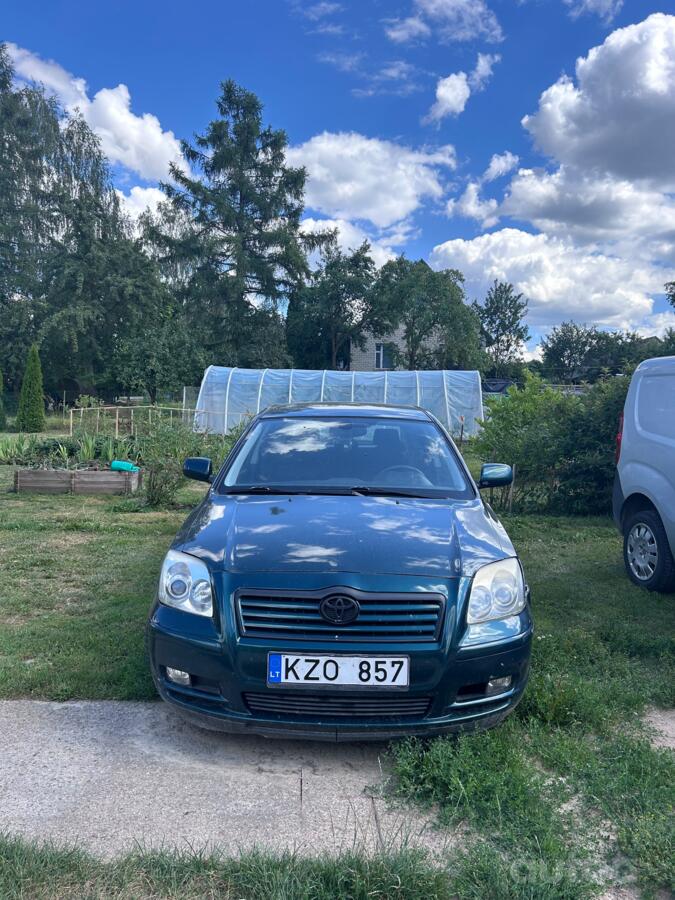Toyota Avensis 2 generation Sedan
