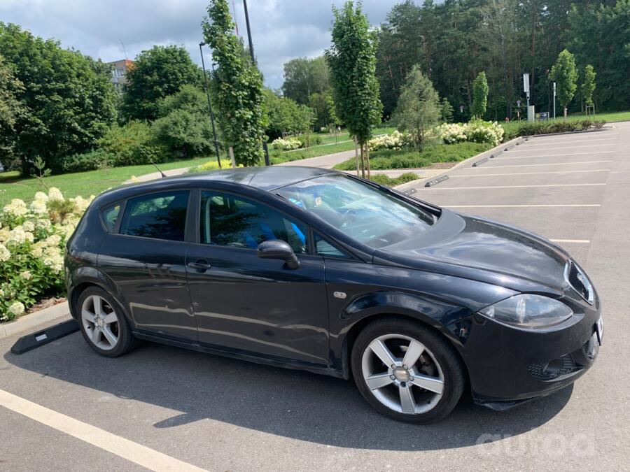 SEAT Leon 2 generation Hatchback 5-doors