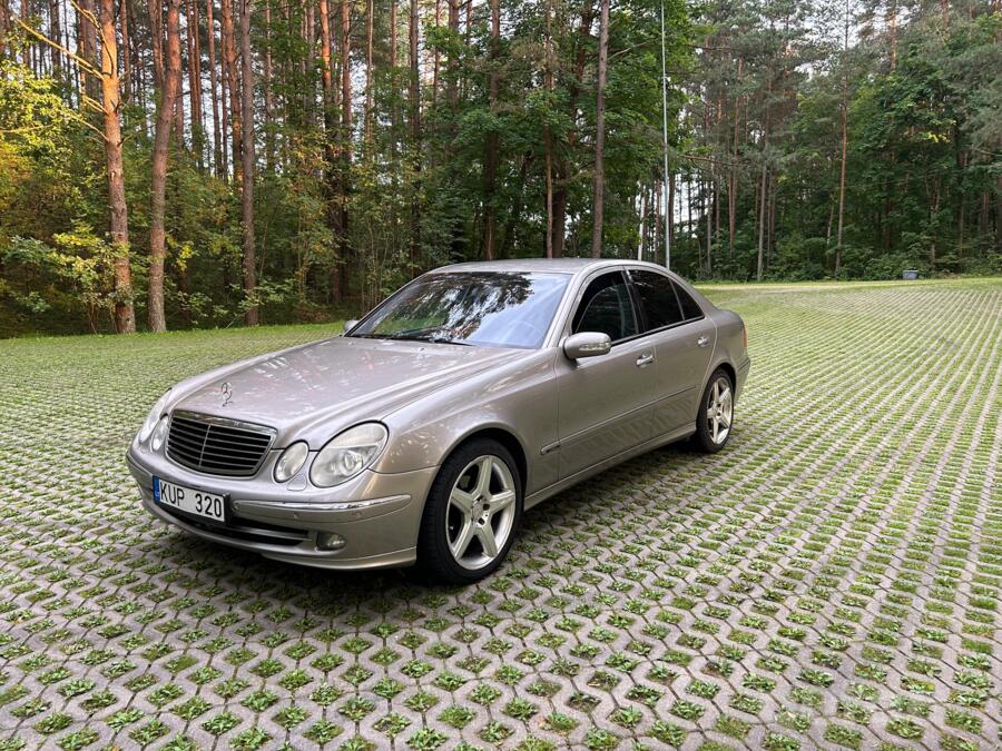 Mercedes-Benz E-Class W211 Sedan
