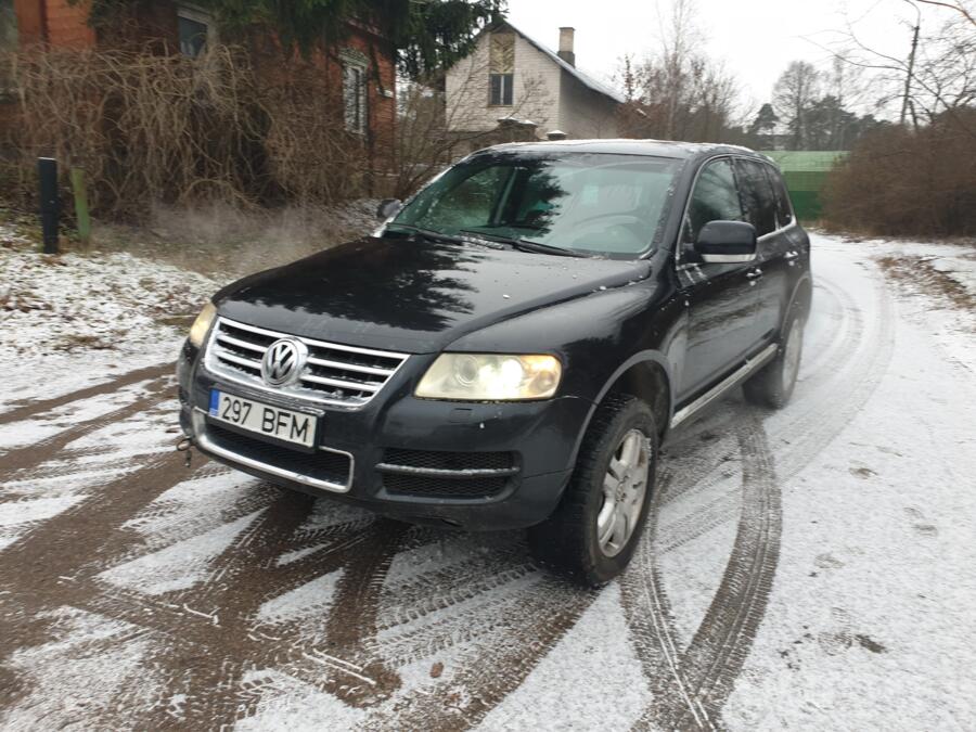Volkswagen Touareg 1 generation Crossover