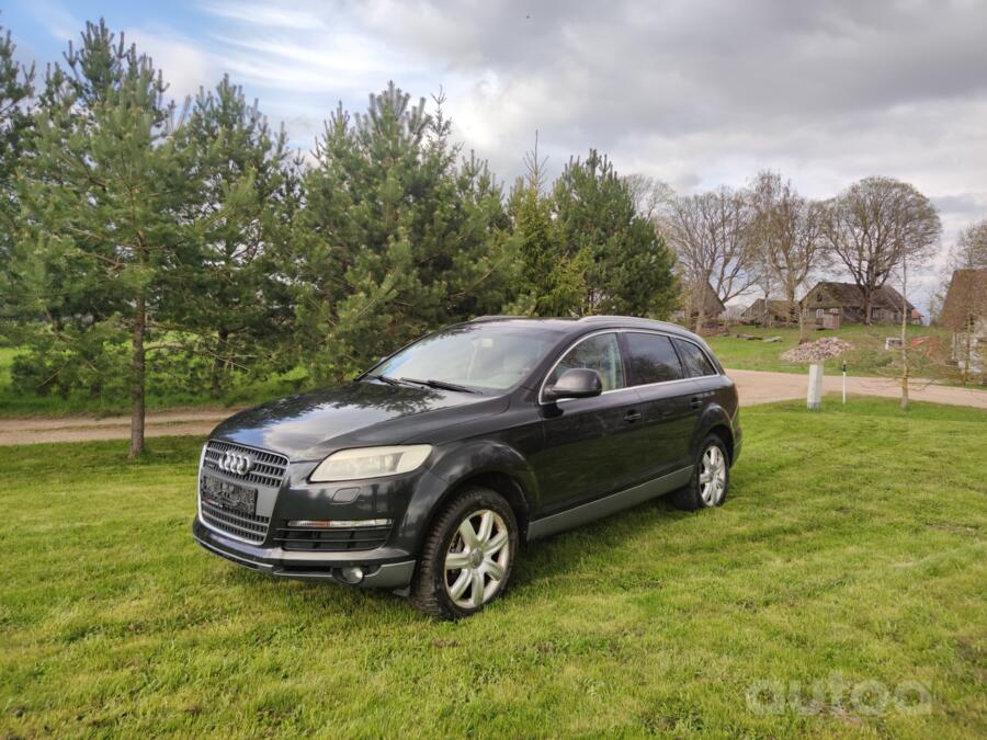 Audi Q7 4L Crossover