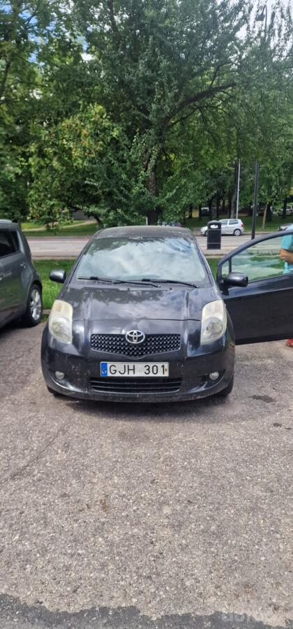 Toyota Yaris 2 generation