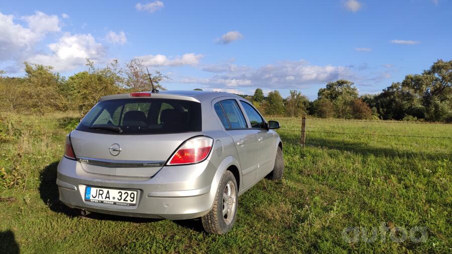 Opel Astra H Hatchback