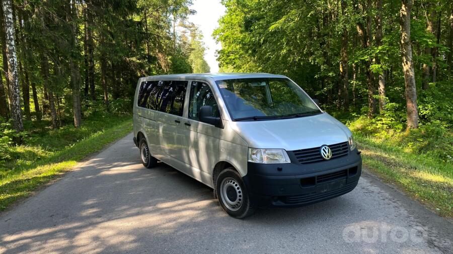 Volkswagen Caravelle T5 Minivan