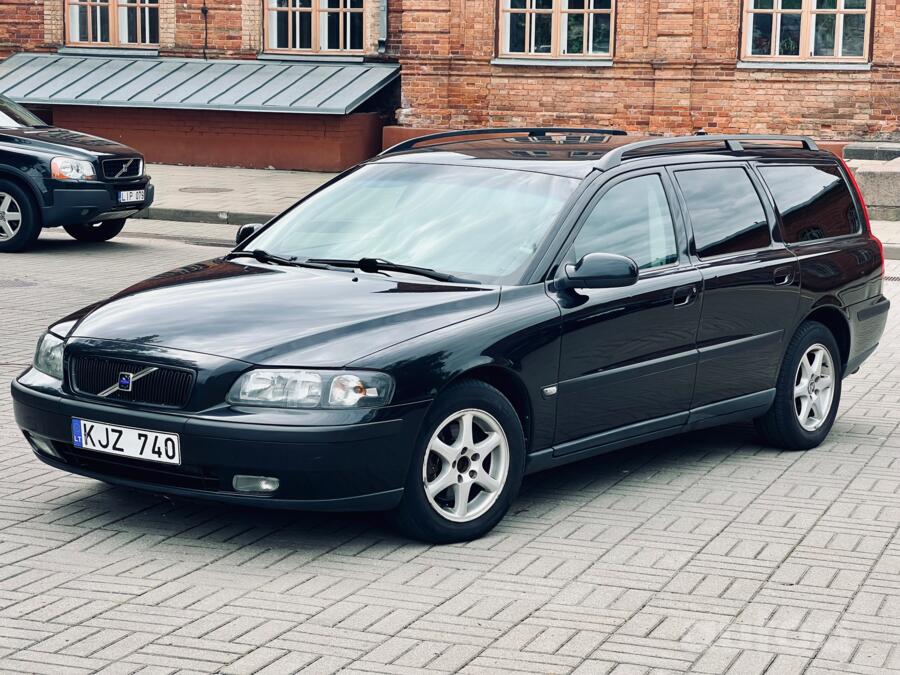 Volvo V70 2 generation wagon