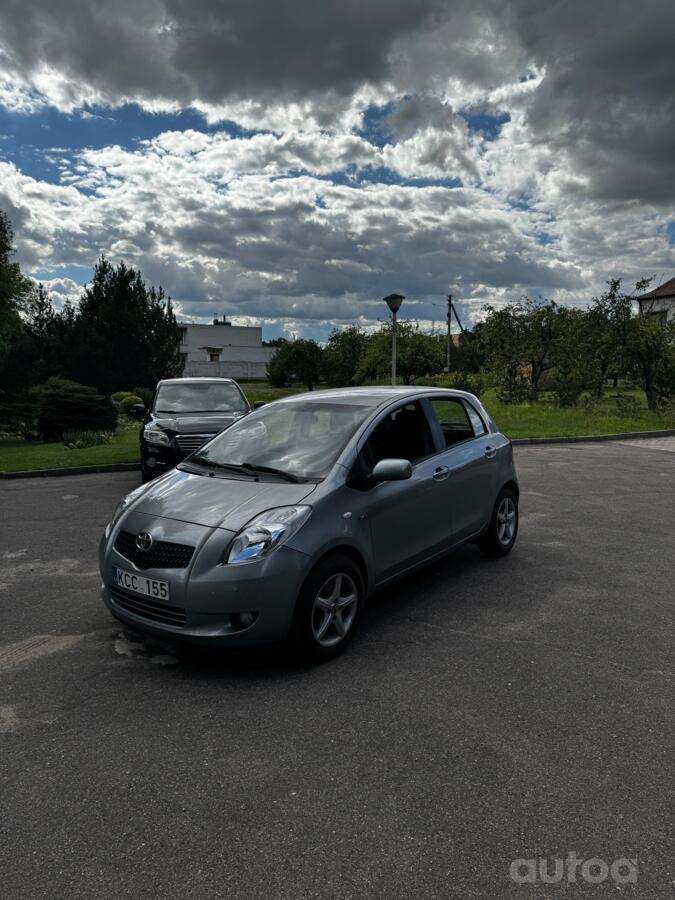 Toyota Yaris 2 generation
