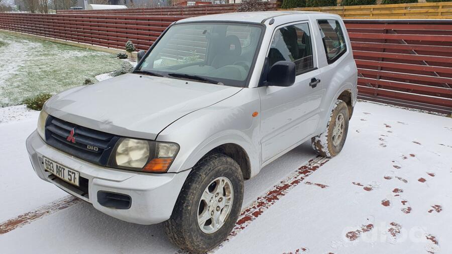 Mitsubishi Pajero 3 generation SUV 3-doors