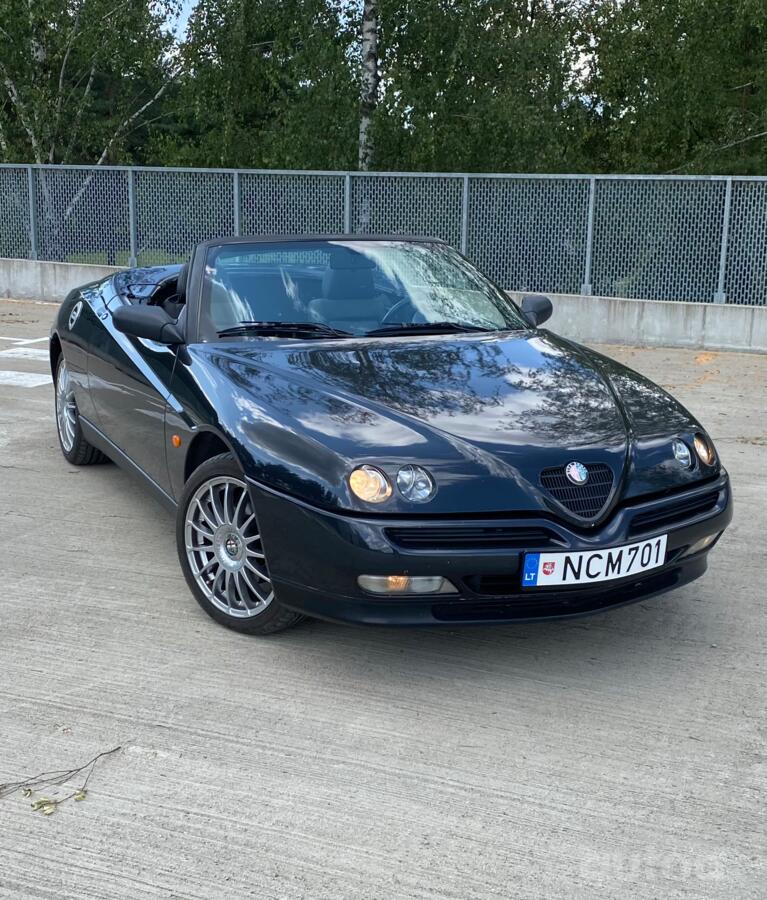 Alfa Romeo Spider 916 Roadster