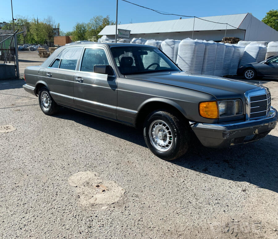Mercedes-Benz S-Class W126 / C126 Sedan