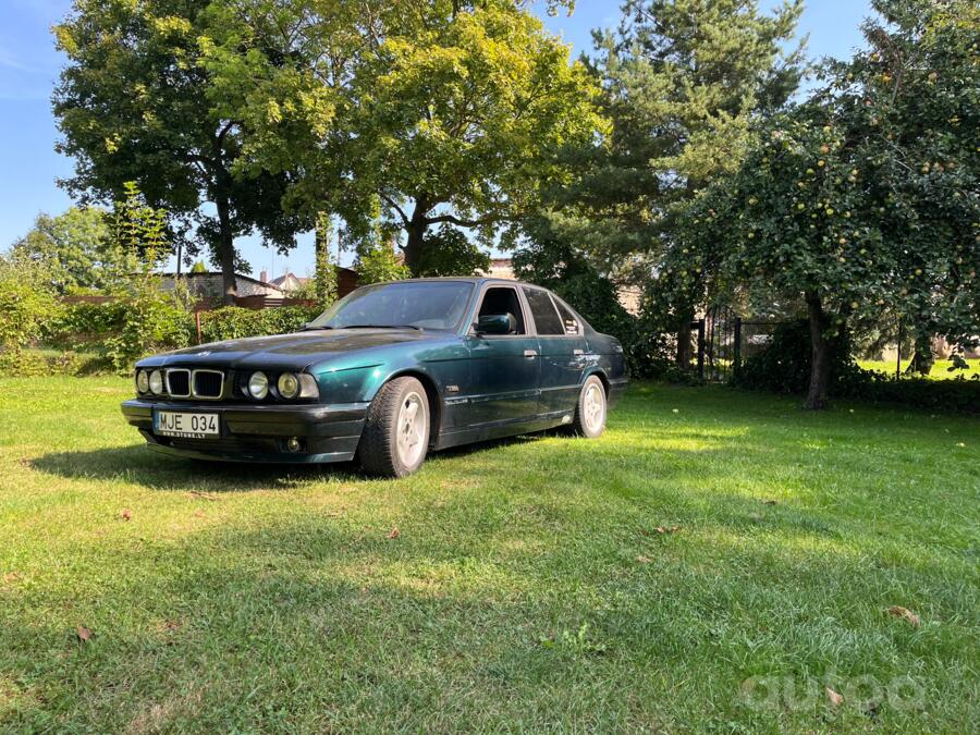 BMW 5 Series E34 Sedan