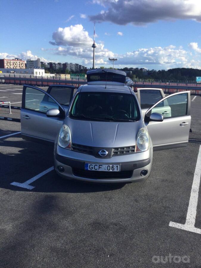 Nissan Note E11 Hatchback