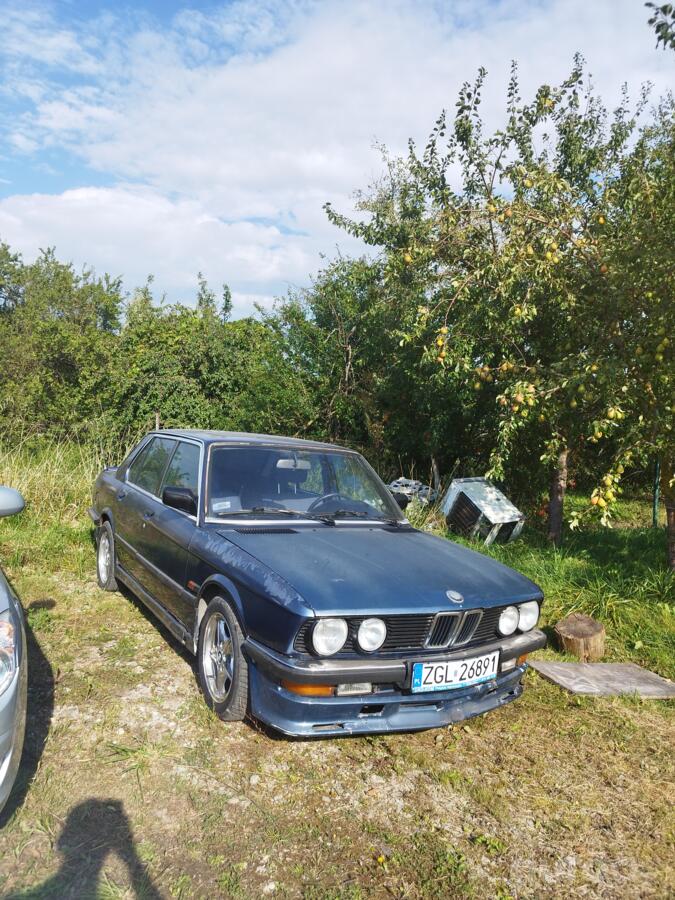 BMW 5 Series E28 Sedan