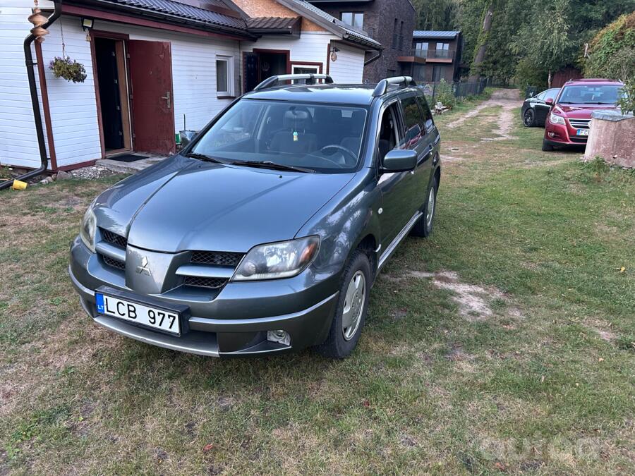 Mitsubishi Outlander 1 generation Crossover