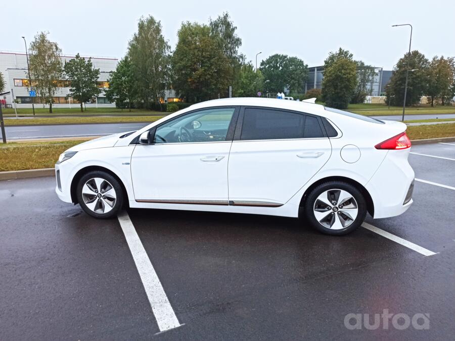 Hyundai Ioniq AE Liftback