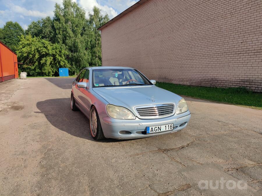Mercedes-Benz S-Class W220 Sedan