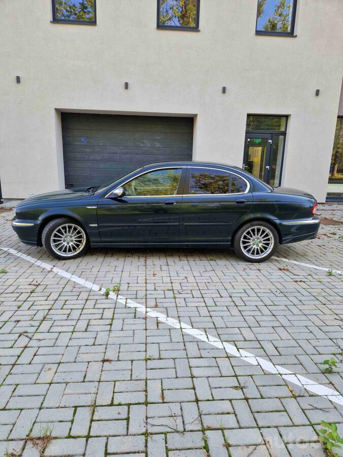 Jaguar X-Type