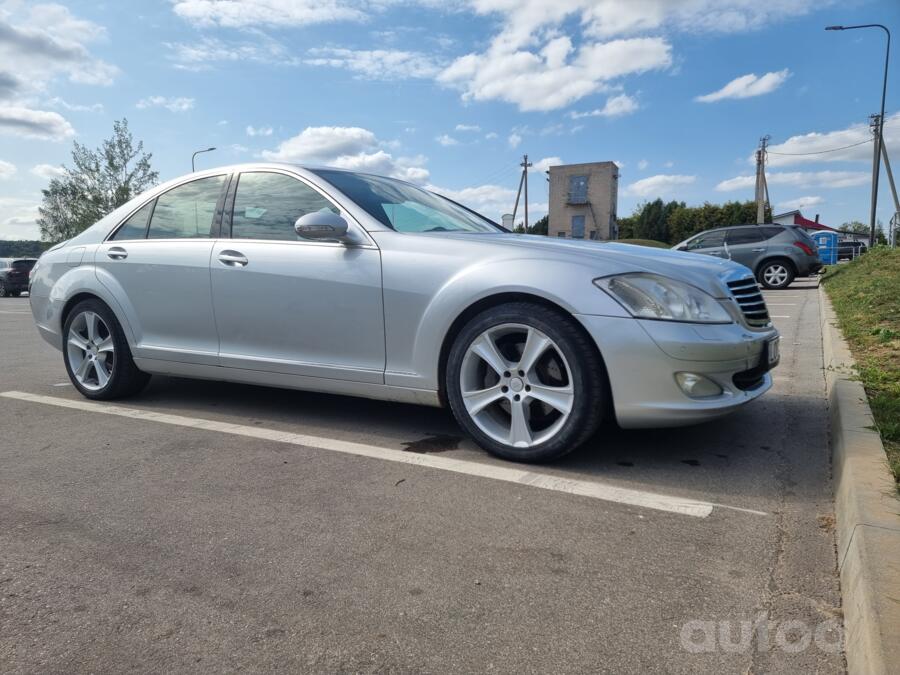 Mercedes-Benz S-Class W221 Sedan
