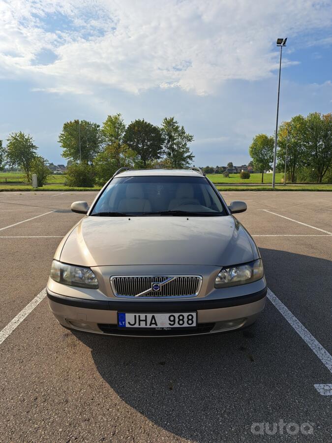 Volvo V70 2 generation wagon