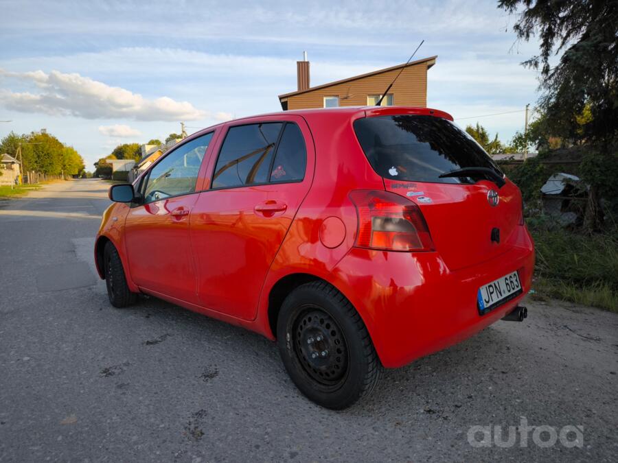 Toyota Yaris 2 generation
