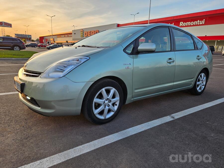 Toyota Prius 2 generation Hatchback