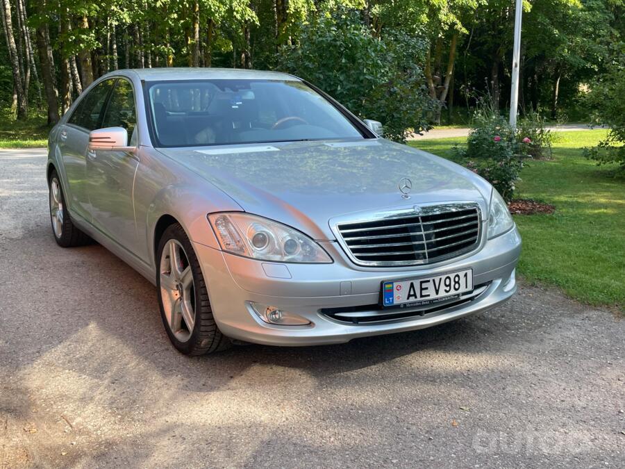 Mercedes-Benz S-Class W221 Sedan