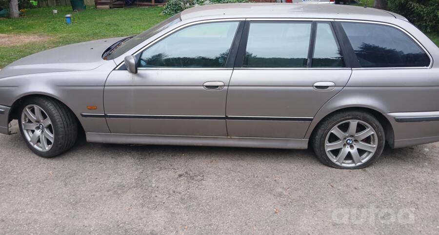 BMW 5 Series E39 Touring wagon