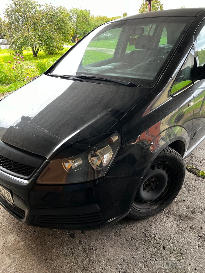 Opel Zafira B Minivan 5-doors