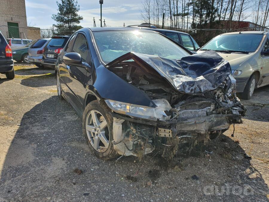 Honda Civic 8 generation Hatchback 5-doors