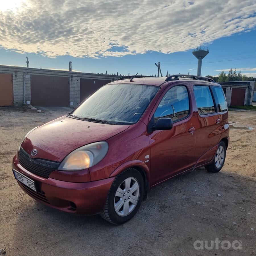 Toyota Yaris Verso 1 generation Minivan