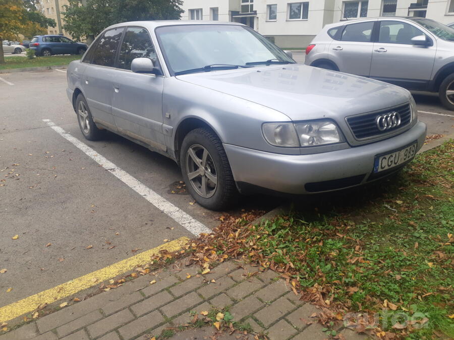 Audi A6 A4/C4 Sedan
