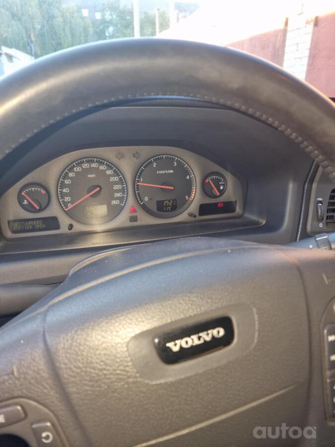 Volvo V70 2 generation wagon