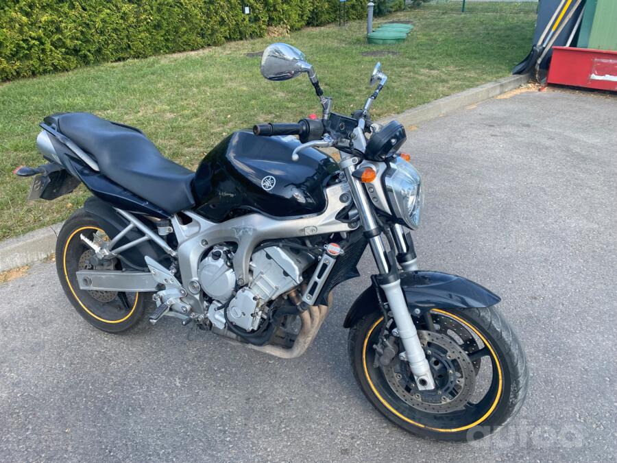 Yamaha FZS 600 Fazer