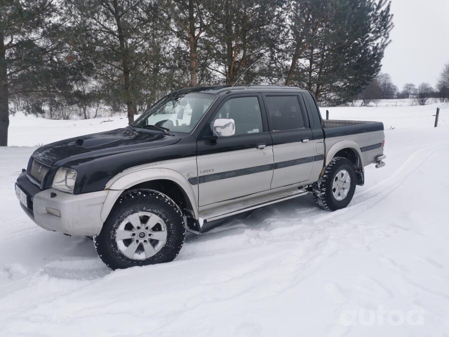 Mitsubishi L200 3 generation Pickup 4-doors