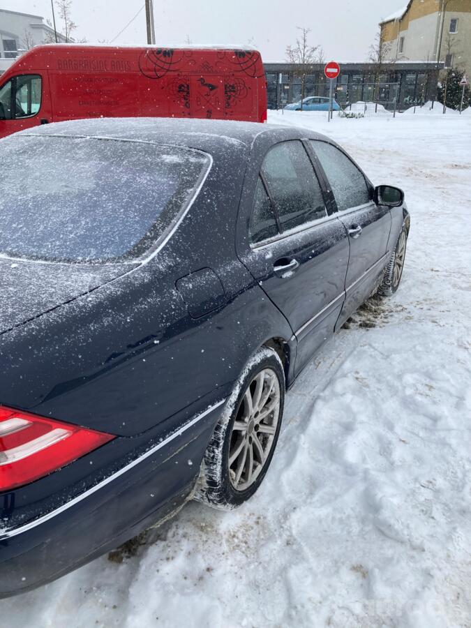Mercedes-Benz S-Class W220 Sedan