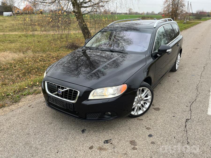 Volvo V70 3 generation wagon