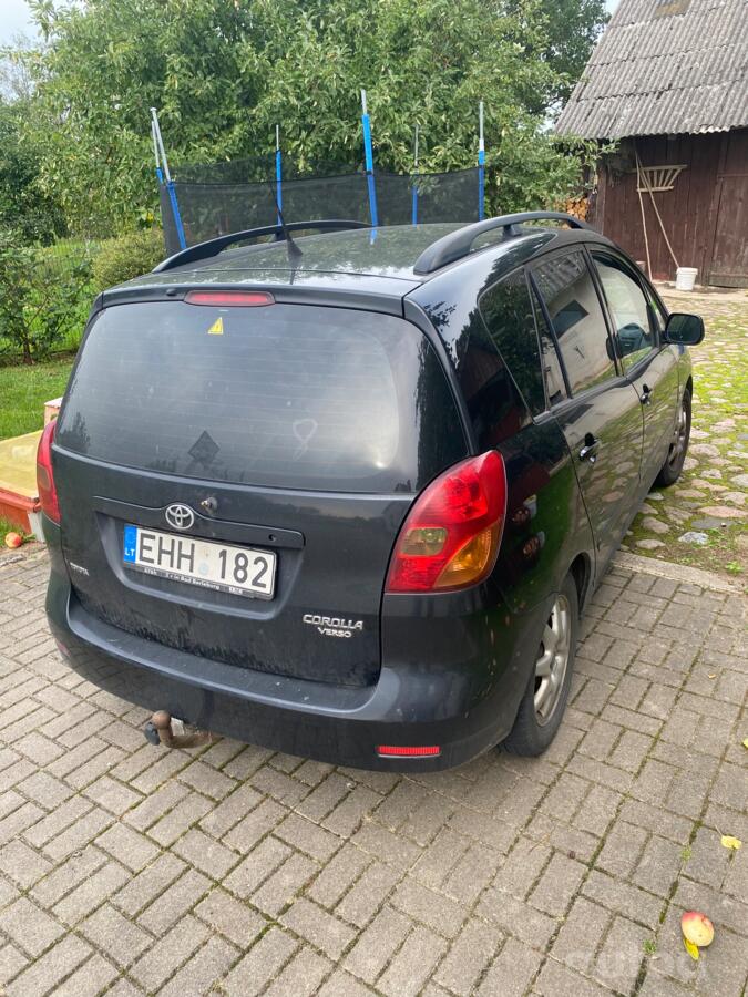 Toyota Corolla Verso 1 generation Minivan