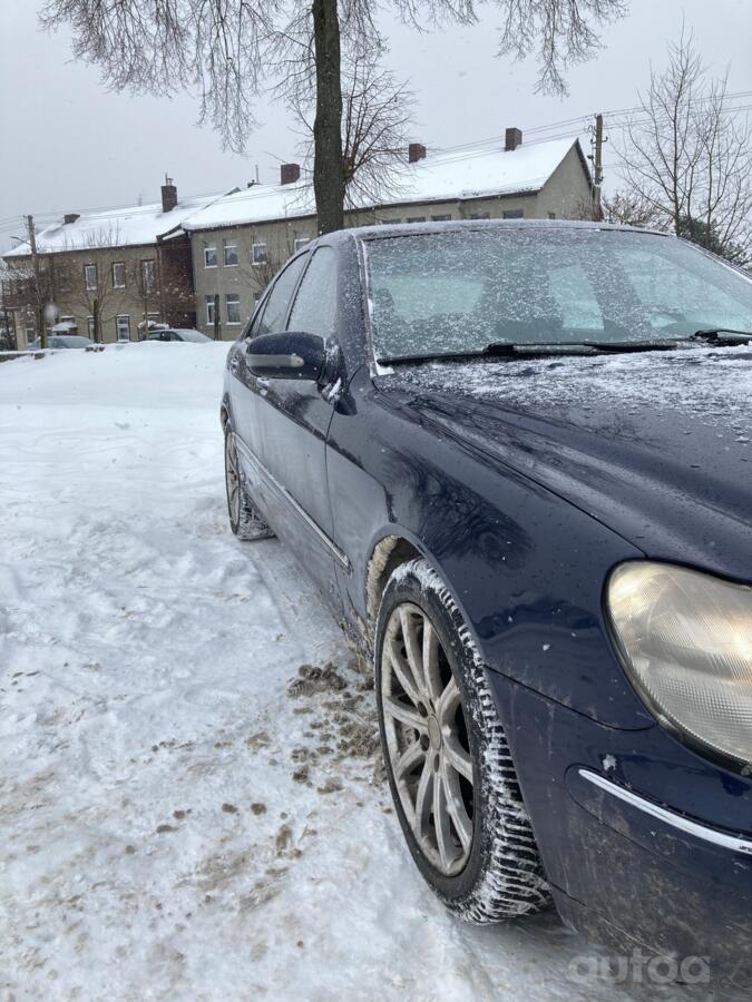 Mercedes-Benz S-Class W220 Sedan