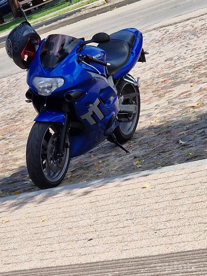 Triumph TT 600