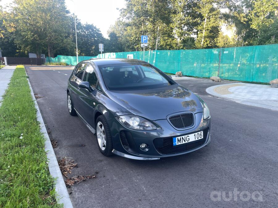 SEAT Leon 2 generation Hatchback 5-doors