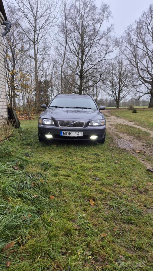 Volvo V70 2 generation wagon