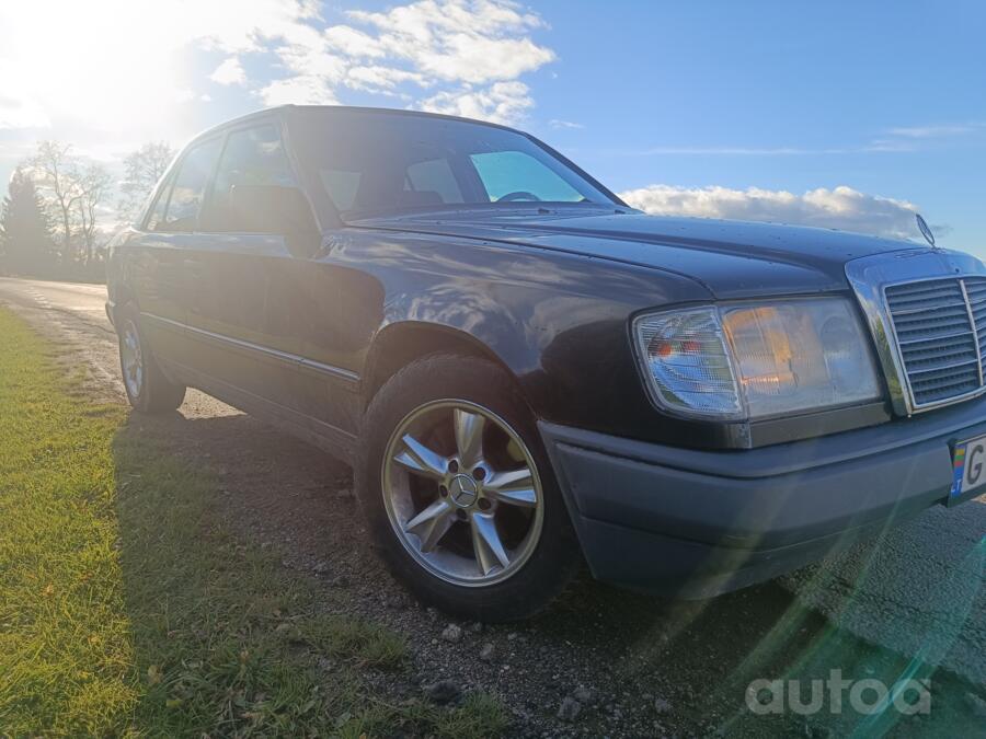 Mercedes-Benz W124 1 generation